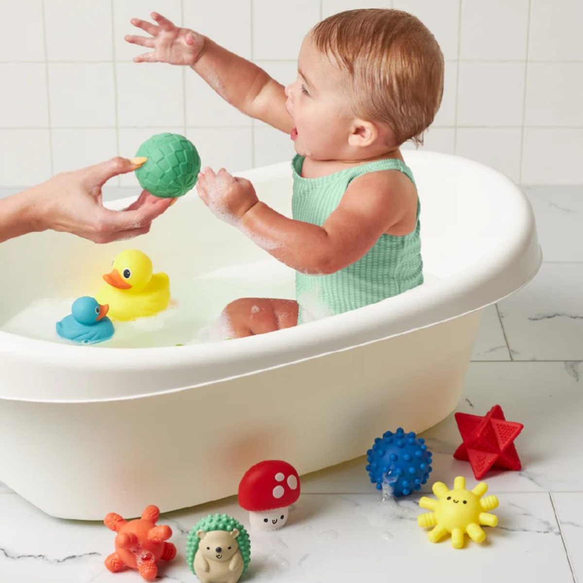 Itzy Ritzy Splash Gift Set™ 10-Piece Bath Toys, view 2